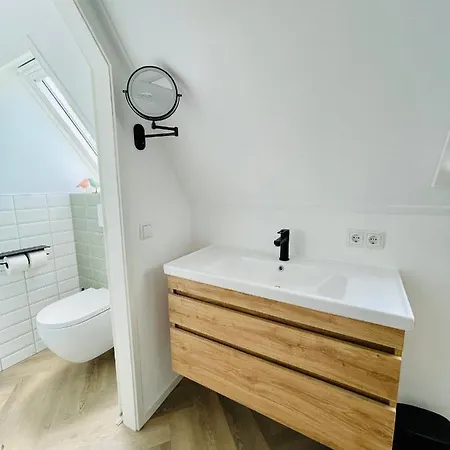 Boetiekhotel Wanrooy 3* دوتينخيم